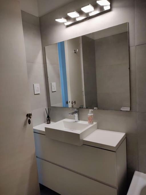 Clasico Y Moderno Departamento En El Corazon De Buenos Aires Apartment Exterior foto